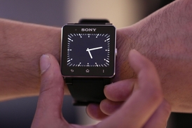 Chytré hodinky již na trhu jsou, není však o ně příliš velký zájem.