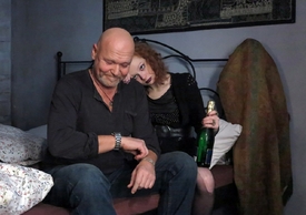 Marek Vašut a Anna Linhartová v hlavních rolích televizní filmové komedie Chvilková slabost.