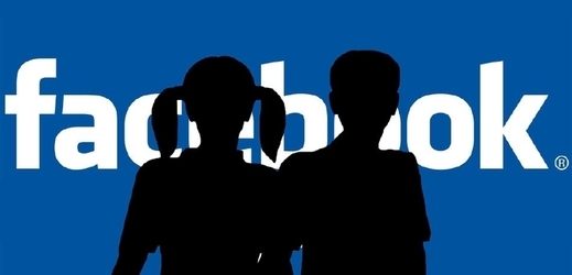 Facebook je i mezi mladými stále nejoblíbenější sociální sítí. 