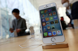 Firma Apple prodala již miliardu iPhonů.