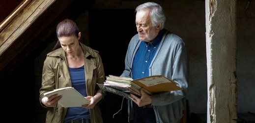Zuzana Fialová a Milan Lasica v druhé řadě seriálu Kriminálka Staré Město.