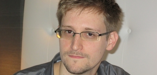 Obžalovaný Edward Snowden.