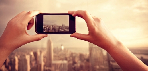 Fotografie na Instagramu jsou ve většině případů pořízeny z mobilních telefonů. 