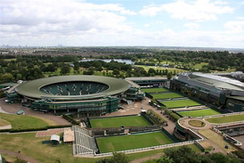Škola sídlí v londýnské čtvrti Wimbledon.