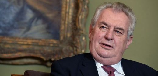 Návrh podpořil prezident Miloš Zeman, který ČT kritizoval za to, že prý neplní veřejnoprávní funkce.