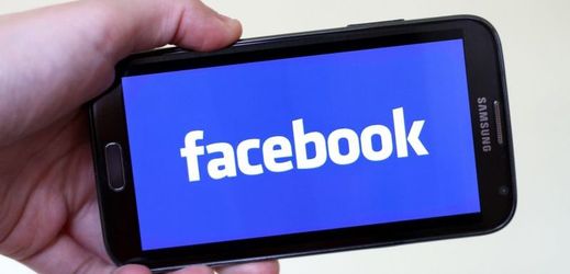 Faceboook v USA rozšíří svou aplikaci Messenger o možnost zasílání peněz.