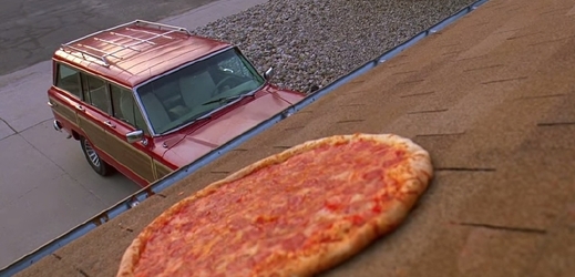 Mnozí fanoušci seriálu Breaking Bad využívají pizzu neobvyklým způsobem.