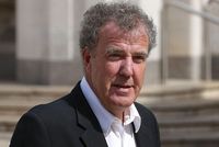Svérázný Jeremy Clarkson chystá nový motoristický pořad. 