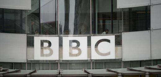 Před osmdesáti lety zahájila BBC v Londýně pravidelné televizní vysílání. Na snímku budova BBC.