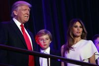 Donald Trump se synem Barronem a manželkou Melanií.