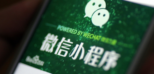 V Číně neexistuje řada "západních" aplikací ani služeb, které jsou lidé zvyklí používat denně. Místo WhatsAppu, který slouží ke komunikaci, tak používají WeChat.