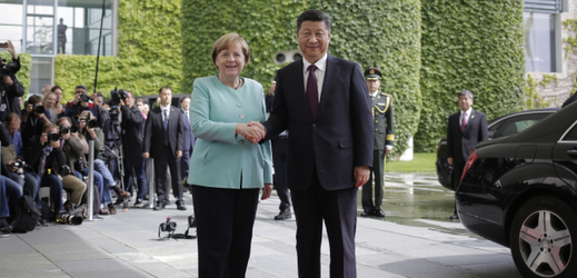 Angela Merkelová a čínský prezident Si Ťin-pching.