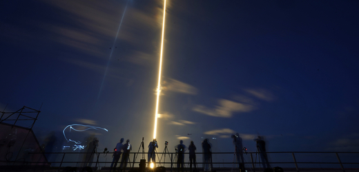 SpaceX vyslala čtyřčlennou civilní posádku na oběžnou dráhu kolem Země.