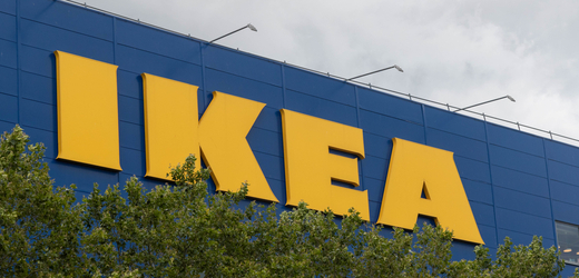 Společnost IKEA stahuje z prodeje tmavě šedou USB nabíječku Åskstorm, hrozí u ní úraz proudem