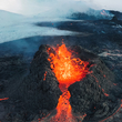 Island zasáhla další sopečná erupce, láva dosáhla pobřežního města Grindavík