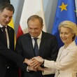 EU odblokuje 137 miliard eur z fondů pro Polsko, oznámila von der Leyenová 