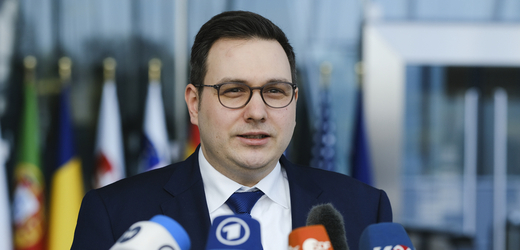 Polský ministr zahraničí Radoslaw Sikorski spolu s Lipavským sdíli obavu, že Evropa nedělá dost, aby zvládla čelit Rusku
