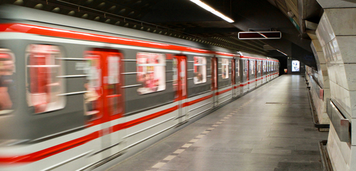 Velikonoční přerušení provozu na lince metra C potrvá od pátku do úterý, dopravní podnik mění pražce